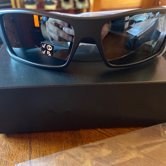 Oakley gascan black non polarized - Picture 2 of 3